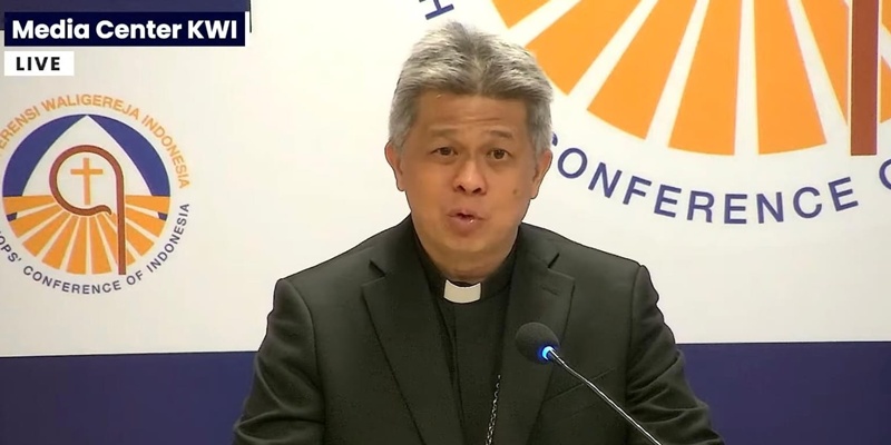 Paus Leo XIV Jalan Tengah yang Mendamaikan