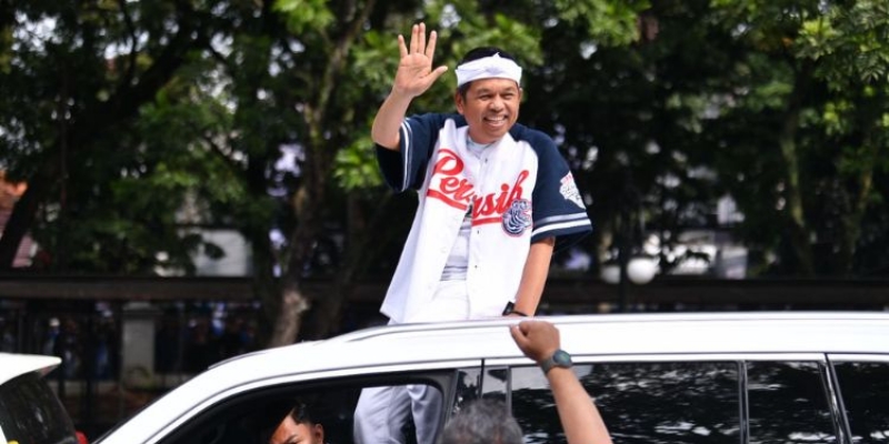 KDM Korban Ilusi Politik Panggung