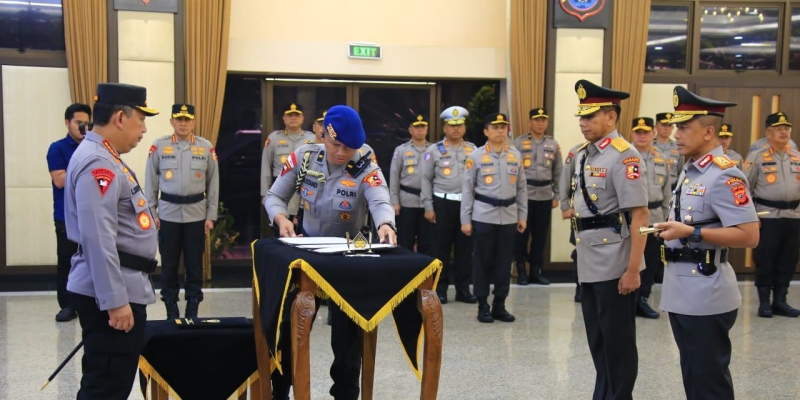 Kapolri Pimpin Sertijab Kapolda Jabar dan Kapusjarah