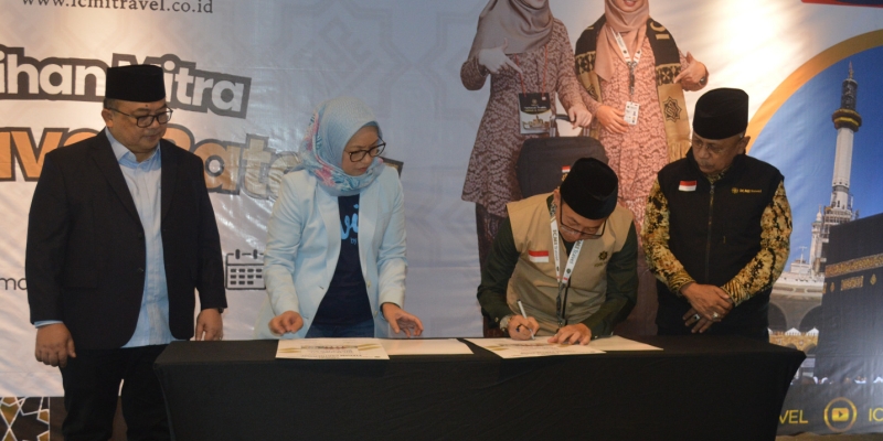 ICMI Travel dan Bank Mandiri Teken MoU Pembiayaan Umrah