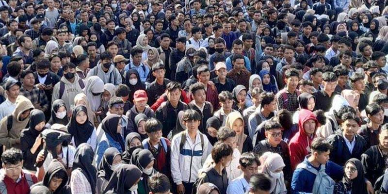 Job Fair Bekasi Ricuh, Dedi Mulyadi Jangan Sibuk Ngonten