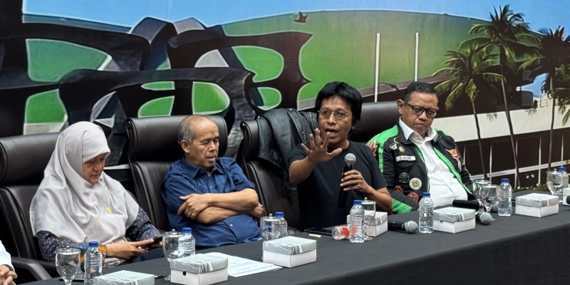 Adian PDIP Cium Agenda Tersembunyi di Balik Pembatalan Rapat Ojol