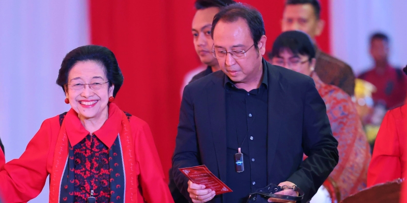 Ditemani Prananda, Megawati Hadiri Penganugerahan Trisakti Tourism Award 2025