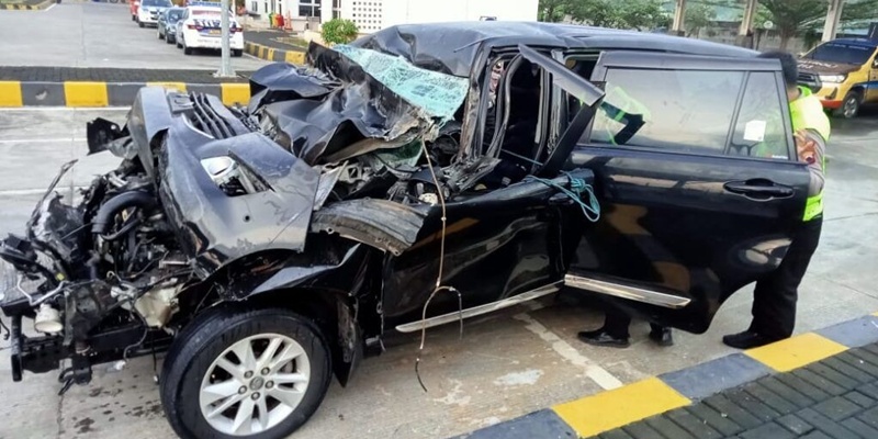 Kecelakaan Maut Menimpa Mobil Anggota DPR di Tol Pemalang