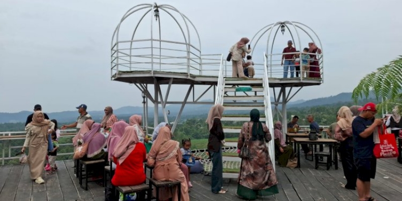 Kampoeng Vietnam Diserbu Wisatawan Libur Sekolah