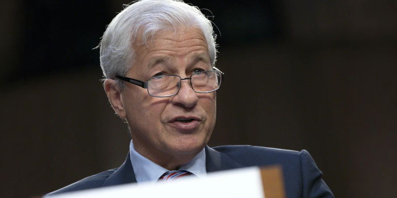 Bos JPMorgan Ingatkan Tarif Trump Bakal Hantam Ekonomi AS