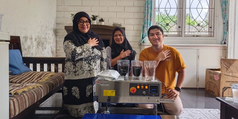 Universitas Telkom Bantu UMKM Lewat Rancang Bangun Mesin Sealer