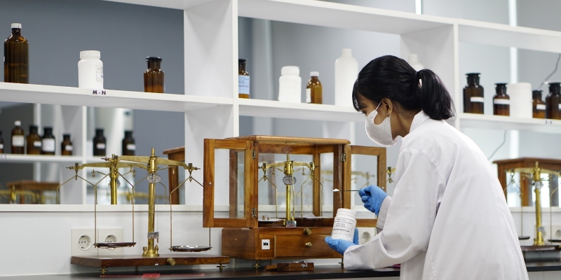 Apoteker Berperan Vital dalam Sistem Kesehatan Nasional