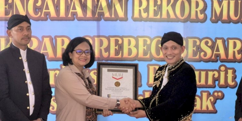 Kirab Bersejarah Demak Pecahkan Rekor MURI