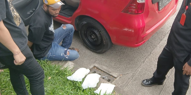 Polda Metro Bongkar Peredaran 1,1 Kg Heroin Jaringan Sumatera-Jakarta