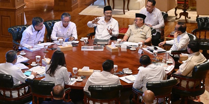 Jelang Tahun Ajaran Baru, Prabowo Matangkan Persiapan Sekolah Rakyat