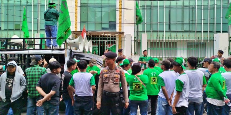 Geruduk Kantor PPP, Kader Penjaga Marwah Minta Rommy Dipecat