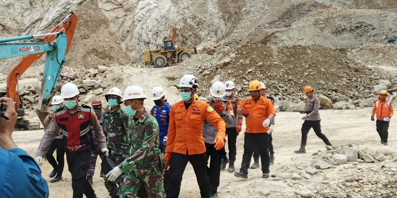 Tambang Longsor, Pemerintah Jangan Cuci Tangan!