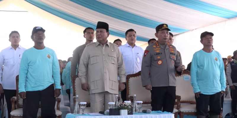 Seskab Bantah Kapolri Diganti, Masih Diajak Prabowo Ke Kalbar