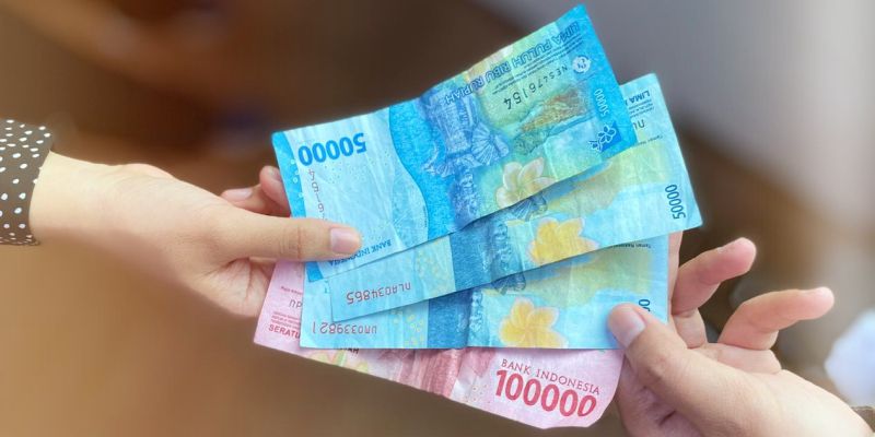 Optimisme Lesu, Indeks Keyakinan Konsumen Merosot pada Mei 2025