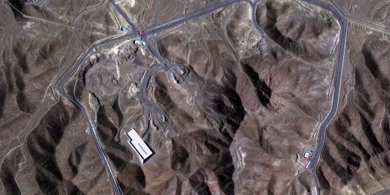 CIA Klaim Situs Nuklir Iran Rusak Parah Akibat Bom AS