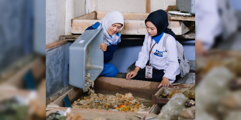 Sukses Kelola Sampah, Perempuan Asal Padalarang Ini Raih Penghargaan