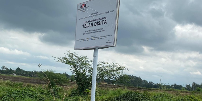 KPK Pasang Tanda Sita Aset Milik Gus Sadad