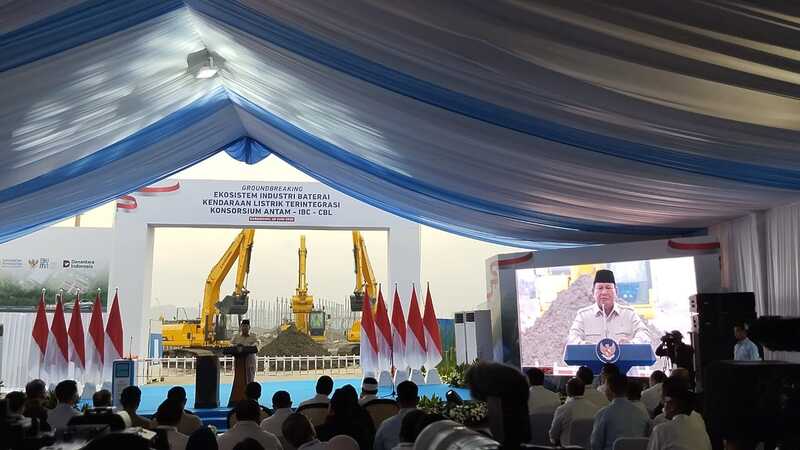 Prabowo Puji Program Hilirisasi Jokowi saat Resmikan Groundbreaking Ekosistem Baterai EV