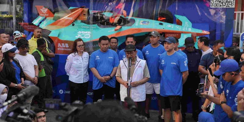 Replika Formula E Dipajang di CFD, Pramono Ajak Warga Beli Tiket