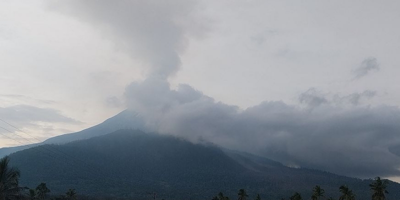 Polisi Larang Warga Beraktivitas di Radius 7 Km Lewotobi Laki-Laki