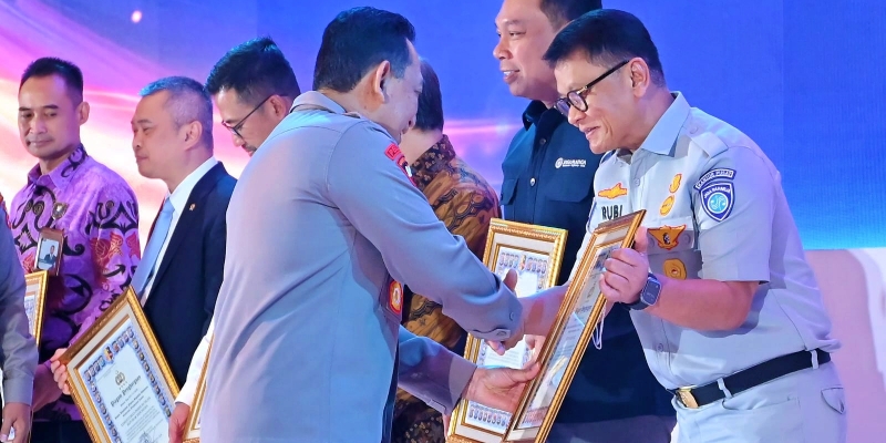 Rakernis Fungsi Lalu Lintas 2025, Jasa Raharja Terima Penghargaan dari Kapolri