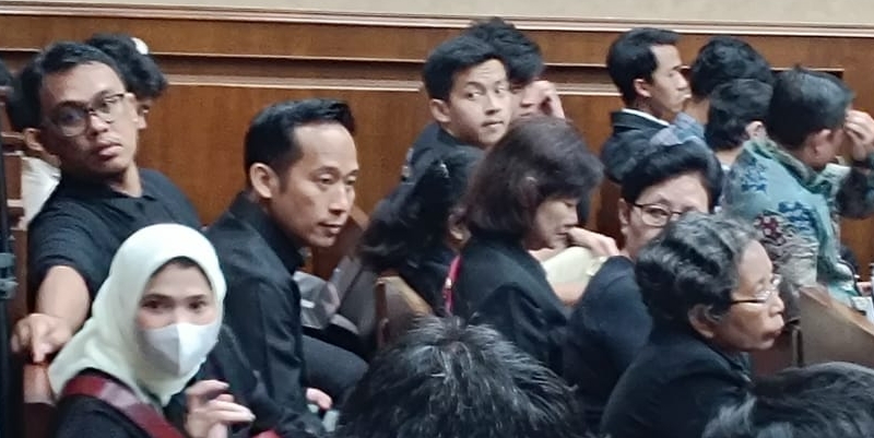 Komedian Denny Cagur Hadiri Sidang Hasto Kristiyanto