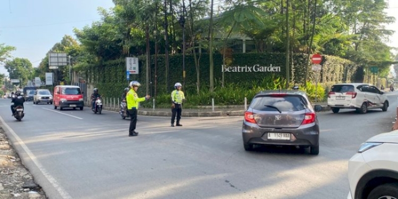 Polisi Siaga Puncak Arus Balik Liburan di Lembang