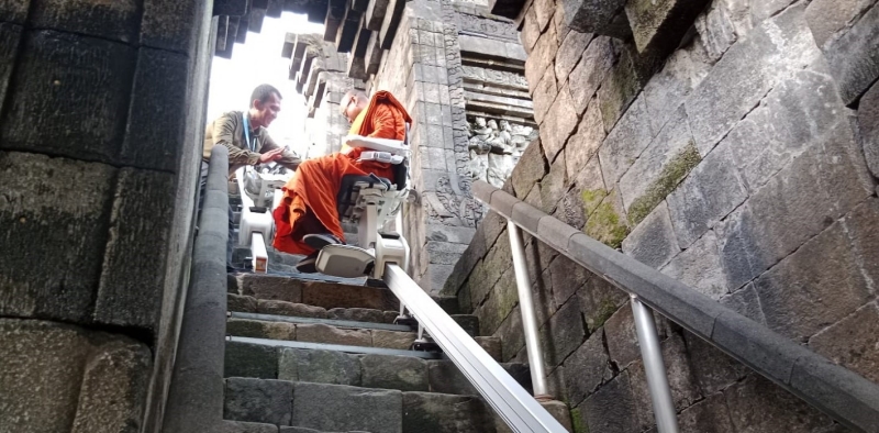 Hentikan Polemik Stairlift di Candi Borobudur