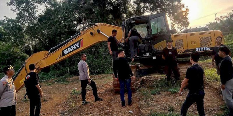 Satu Eskavator Disita dalam Penggerebekan Tambang Emas Ilegal di Muratara