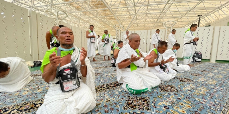 Dua Kloter Asal Surabaya Batal Pulang Akibat Perang Iran-Israel