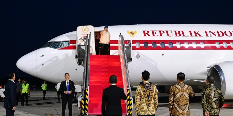 Prabowo Terbang ke Singapura untuk Leaders' Retreat Bareng PM Wong