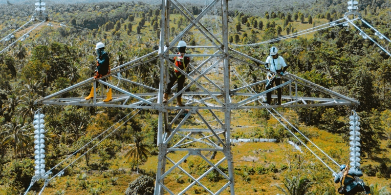 PLN Perkuat Sistem Kelistrikan Sulteng dengan Operasikan Jalur Transmisi 150 kV