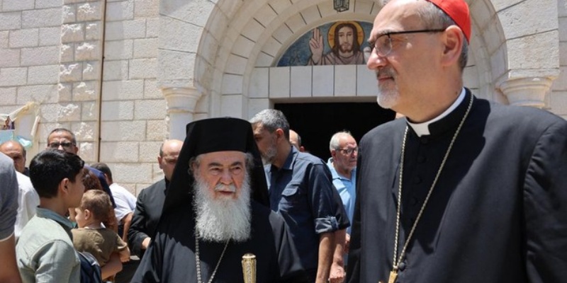 Patriark Katolik dan Ortodoks Sambangi Gaza, Tinjau Gereja yang Diserang Israel