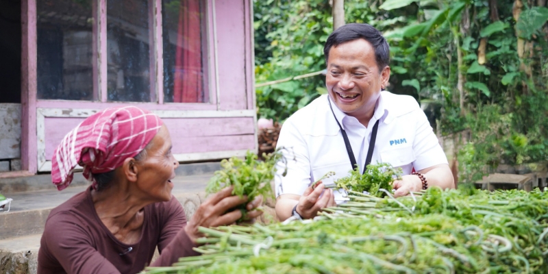 Pertama Kali Orange Bonds Terbit untuk Berdakayakan Perempuan