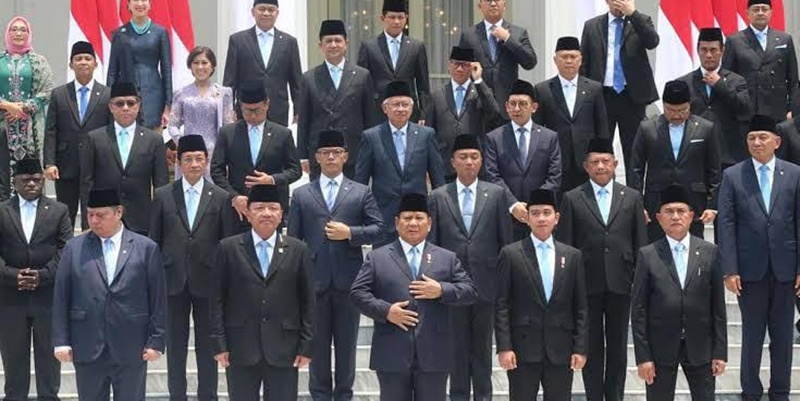 Bulan Madu Politik Usai, Menteri Kontroversial Harus Segera Diganti