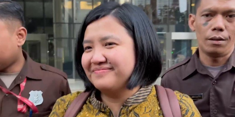 Mantan Stafsus Nadiem Hanya Tersenyum ke Wartawan Usai Diperiksa KPK