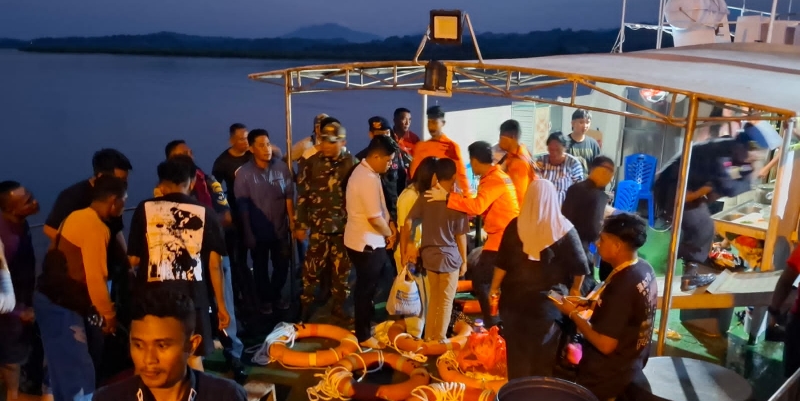 KNKT Investigasi KM Barcelona, Soroti Perbedaan Manifes Penumpang