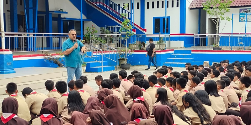JMSI Goes To School, Teguh Santosa: Siapa Mau jadi Astronot?