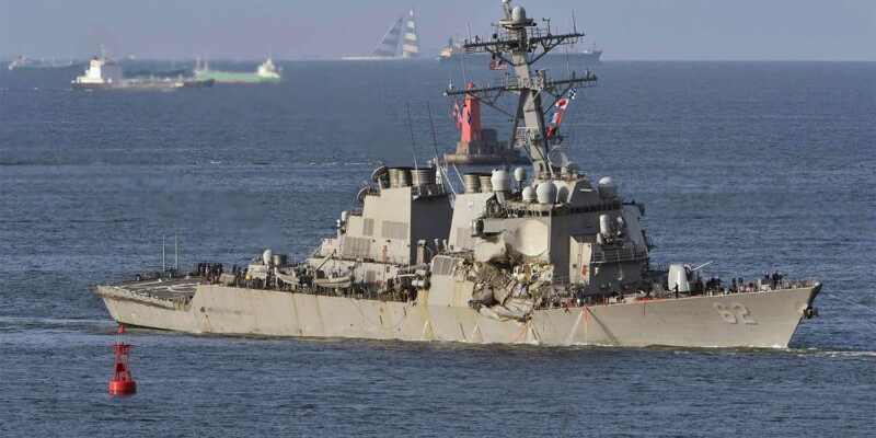 Kapal Perusak AS USS Fitzgerald Dikejar Helikopter Iran