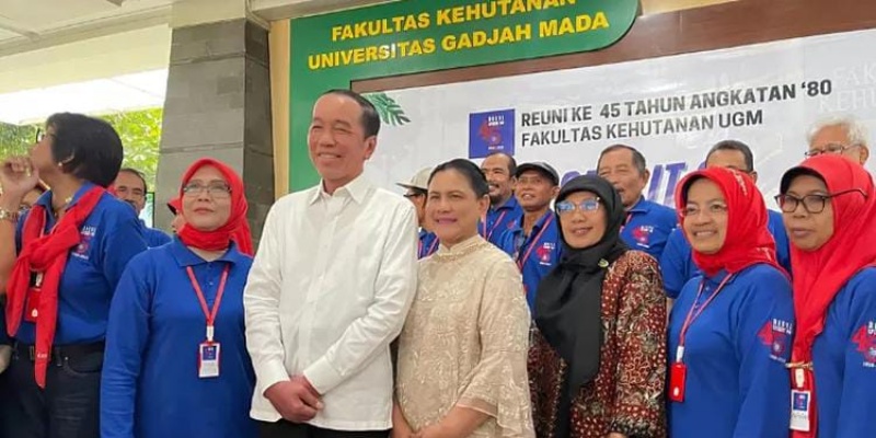 Alihkan Isu Ijazah Lewat Reuni, Jokowi Ibarat Jaka Sembung Bawa Golok