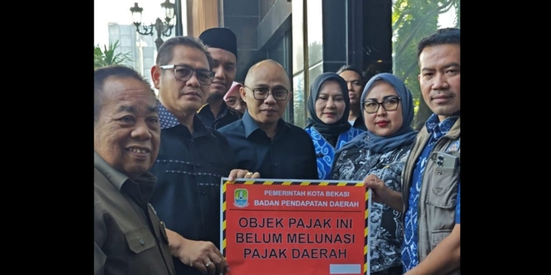 Hotel Mewah di Kota Bekasi Dipasangi Stiker Tunggak Pajak