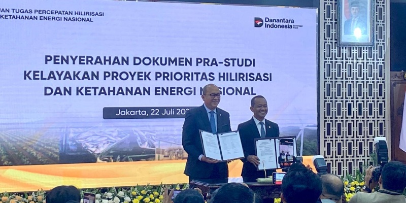 Bahlil Serahkan 18 Proyek Hilirisasi ke Danantara, Investasi Tembus Rp618 Triliun
