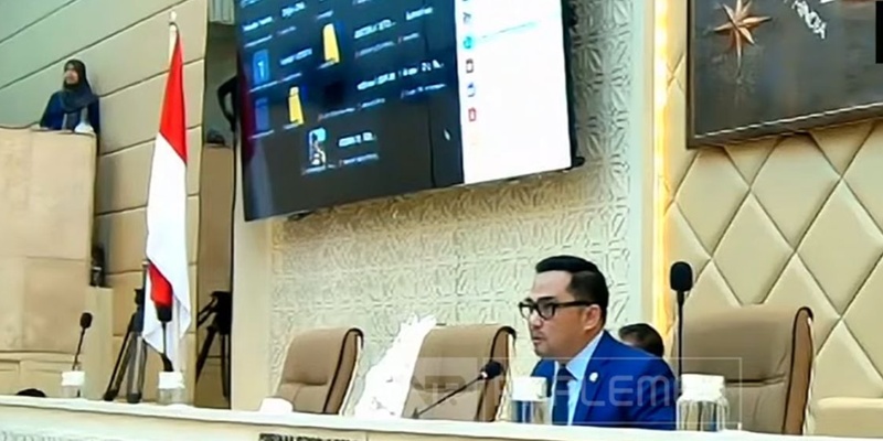 DPR Rapat Bareng Pemerintah Bahas Evaluasi DOB di Papua