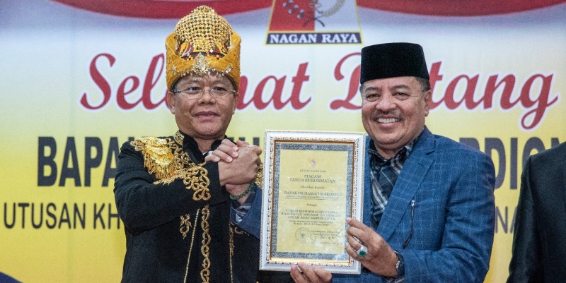 UKP Mardiono Terima Gelar Kehormatan Ampon Chiek