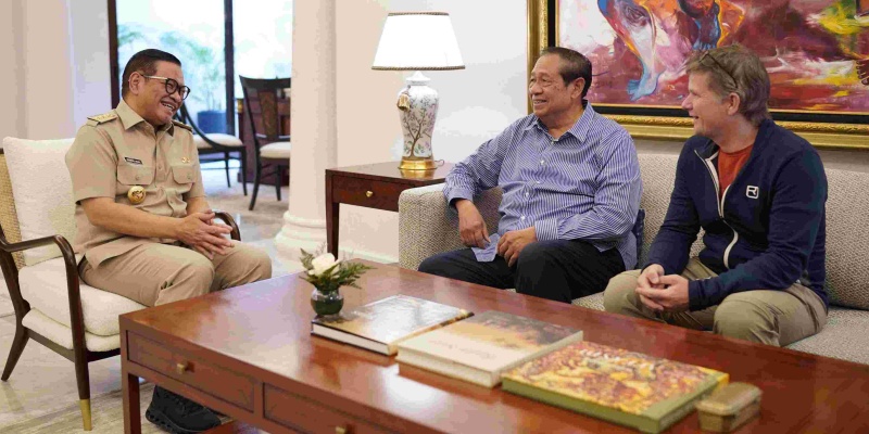 SBY Ajak Pelukis Dunia Lukis Jakarta