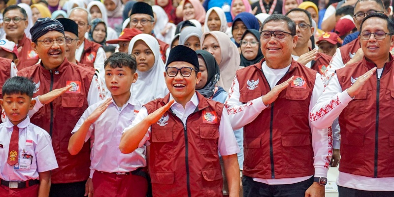 Menteri Koordinator Pemberdayaan Masyarakat, Muhaimin Iskandar meresmikan pembukaan Masa Pengenalan Lingkungan Sekolah (MPLS) Sekolah Rakyat/Ist