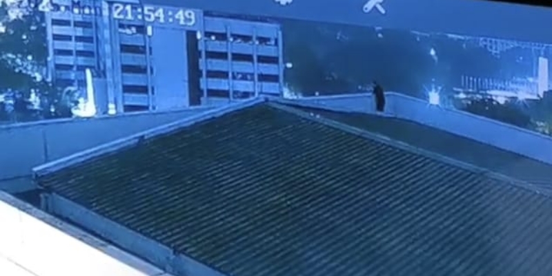 Sebelum Ditemukan Tewas, Arya Daru Nongkrong di Rooftop Kemlu