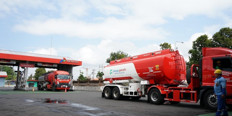Pertamina Tambah 86 Mobil Tangki Usai Penutupan Jalur Gumitir