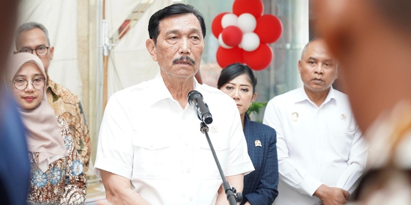 Luhut Klaim Digitalisasi Bansos Bisa Kurangi 34 Juta Orang Miskin